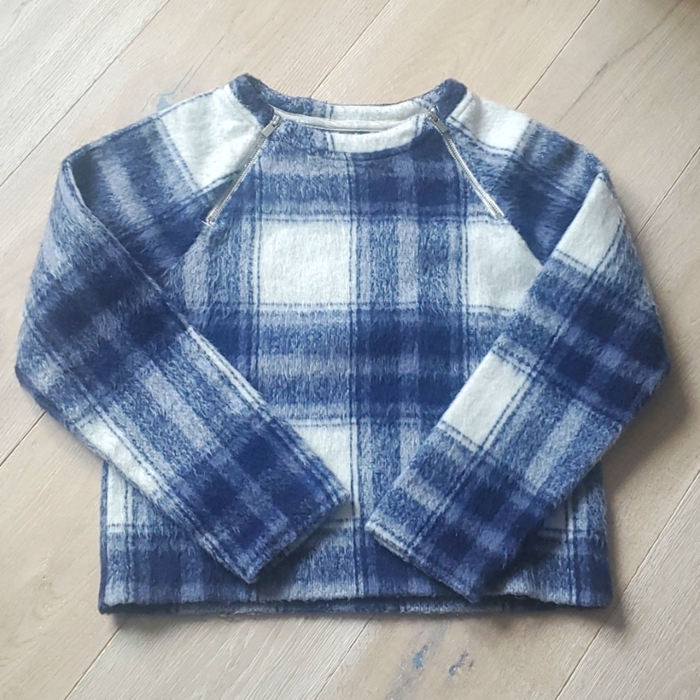 Abercrombie & Fitch top